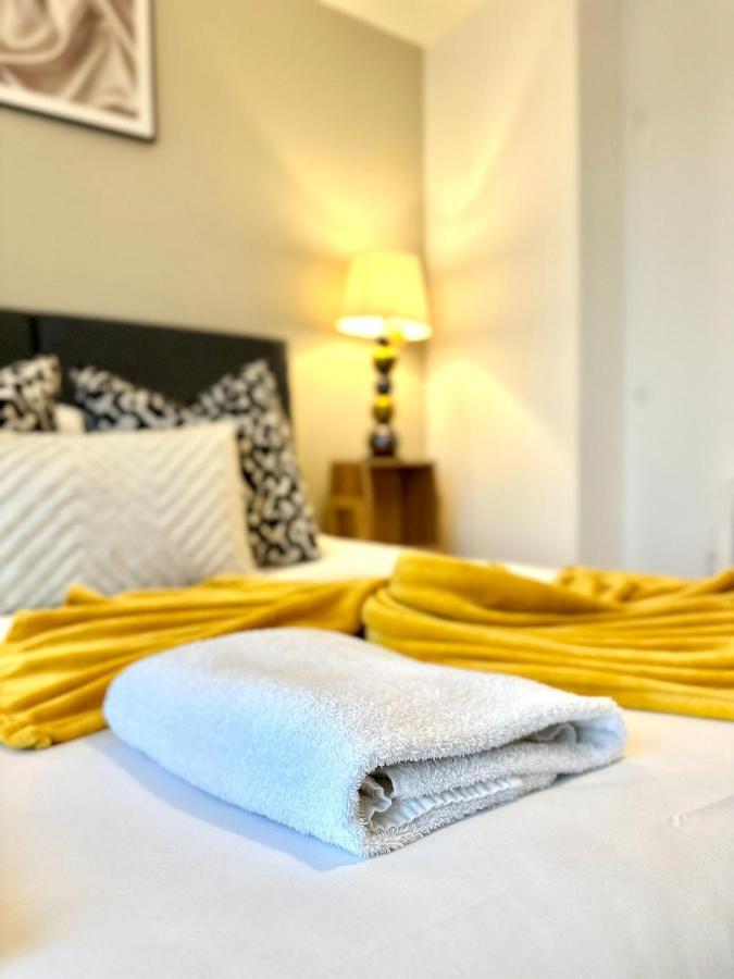 Koala & Tree - Modern 1 Bed Apartment For 4 Guests In The Heart Of Cambridge - Short Lets & Serviced Accommodation Ngoại thất bức ảnh