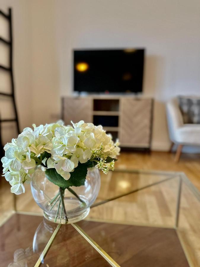 Koala & Tree - Modern 1 Bed Apartment For 4 Guests In The Heart Of Cambridge - Short Lets & Serviced Accommodation Ngoại thất bức ảnh